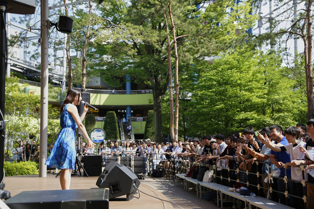 安野希世乃、1stシングル「ロケットビート」リリイベレポート