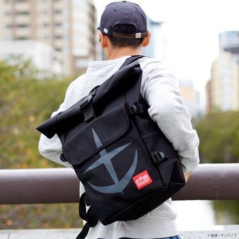 機動戦士ガンダム」40周年記念！ STRICT-G ×Manhattan Portage コラボバッグシリーズが登場！ 地球連邦軍＆ジオン軍エンブレムをプリント！  - アキバ総研