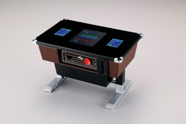 遊べる貯金箱 スペースインベーダー テーブル筐体型、1月発売 - アキバ総研
