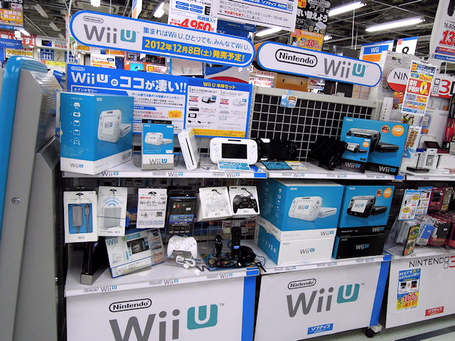 ソフマップ秋葉原本館では、今週末12月8日（土）発売の「Wii U」のモックを展示