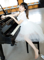 牧野由依が、「サクラダリセット」の主題歌シングルをリリース！ 本人によるピアノ演奏も。