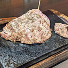 「ロースステーキ」がお得な特別価格になる「肉客大感謝祭。」をステーキハウス「溶岩焼きステーキ やっぱりステーキ 神田店」にて、6月30日まで開催中！